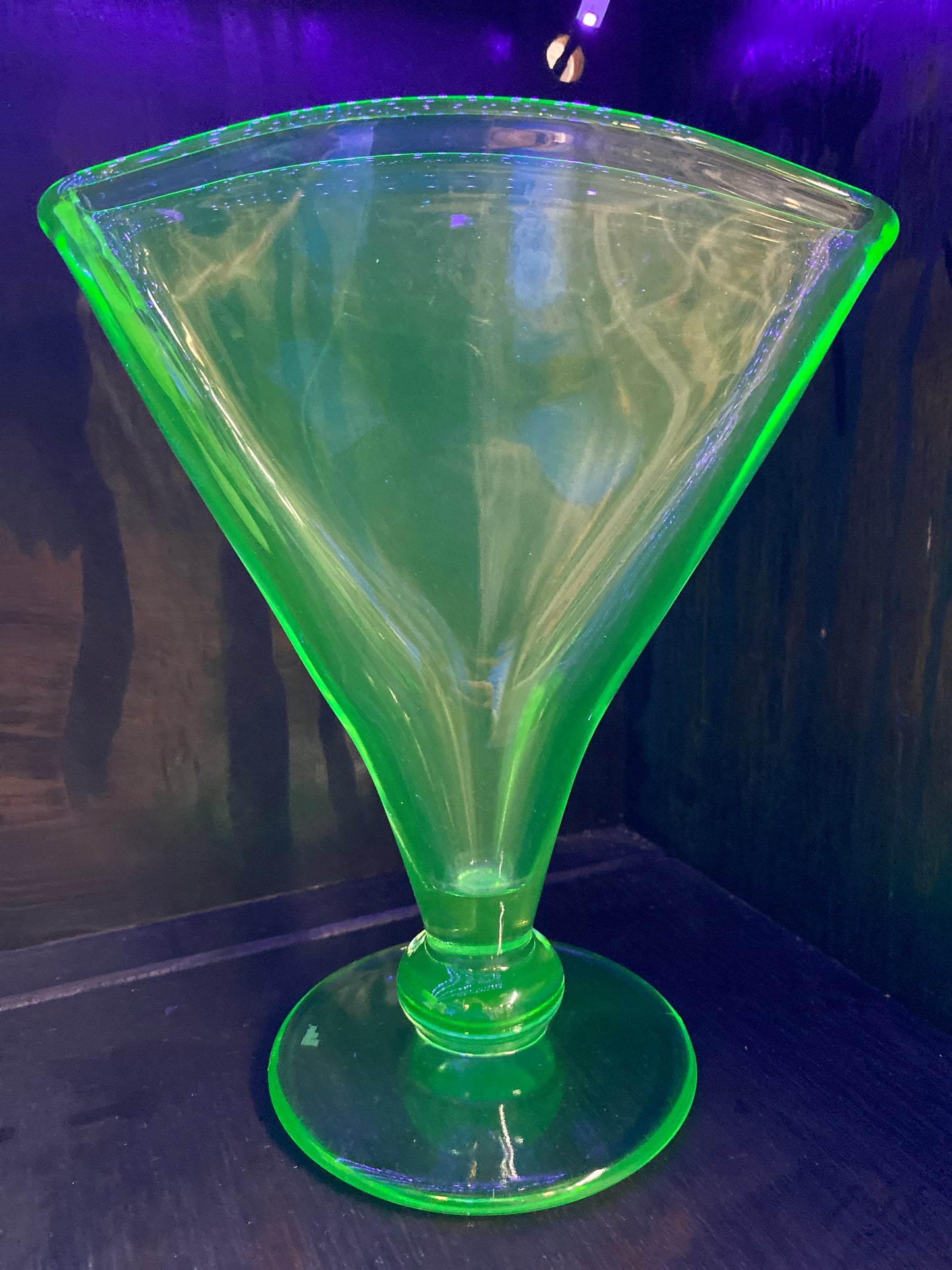 Vtg. Fenton Fan Vase