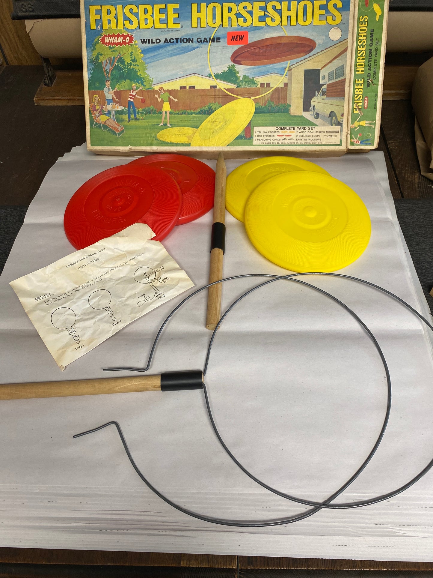 1970 Frisbee Horseshoes