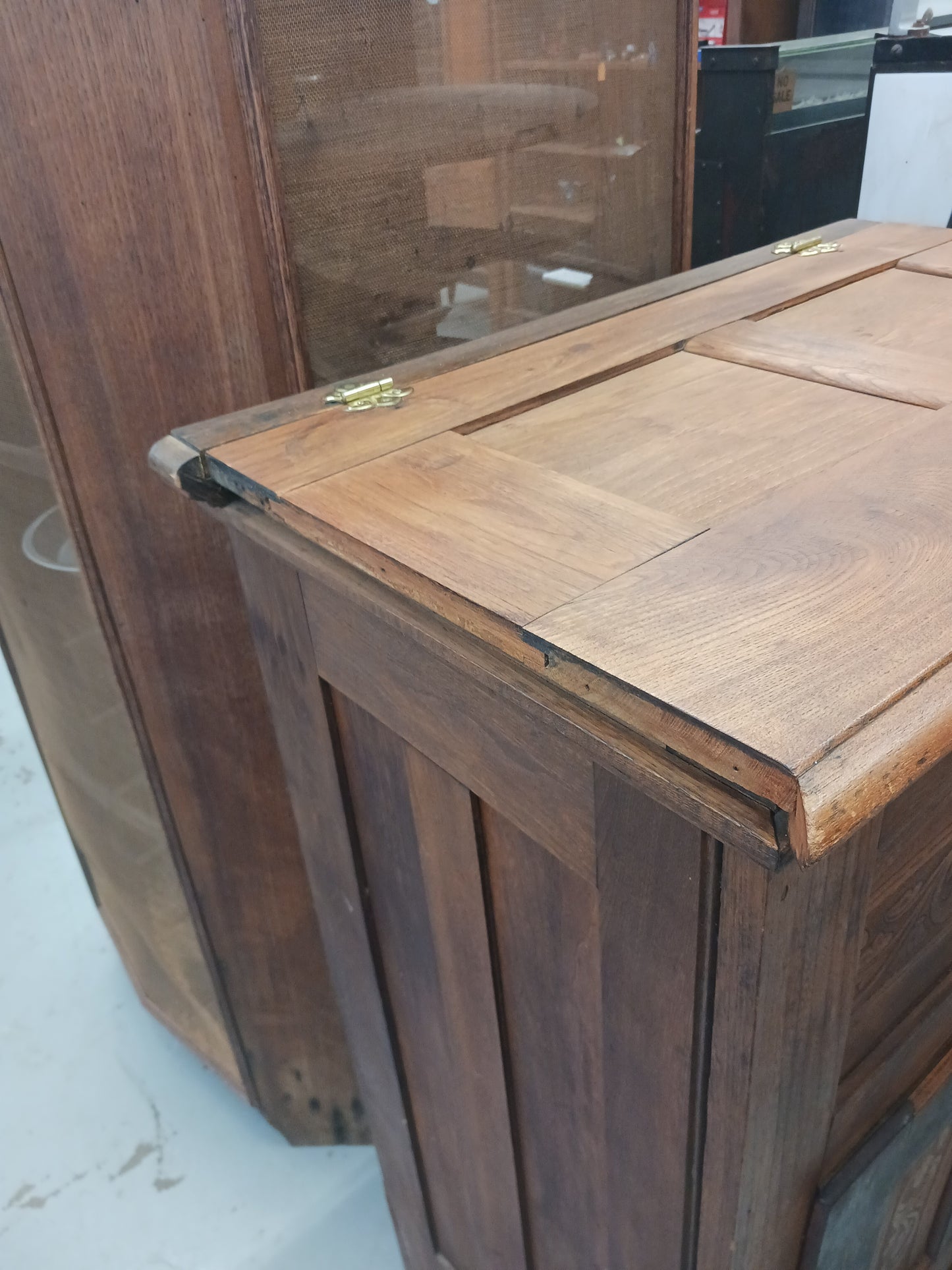 Mohawk Ice Box