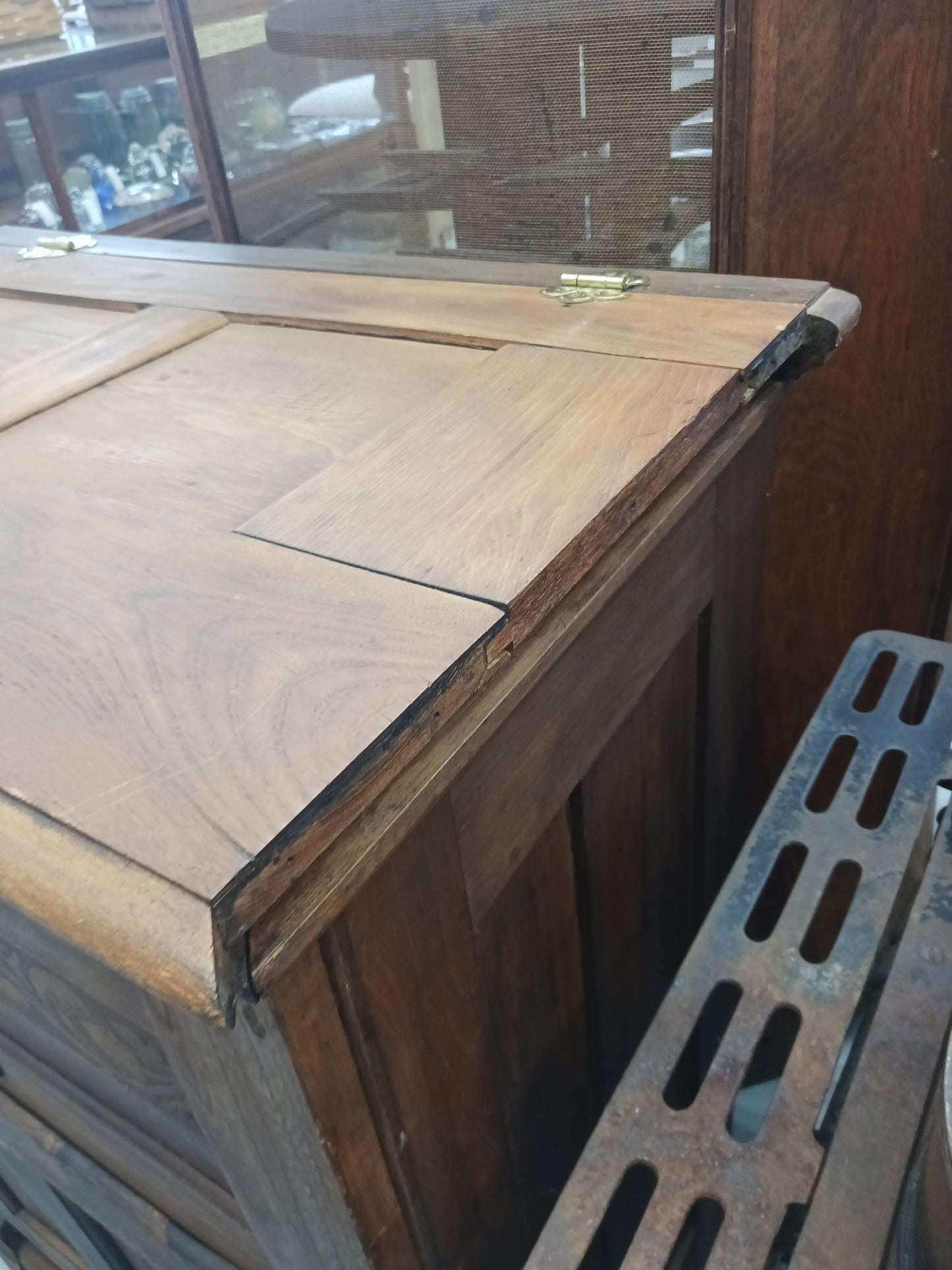 Mohawk Ice Box