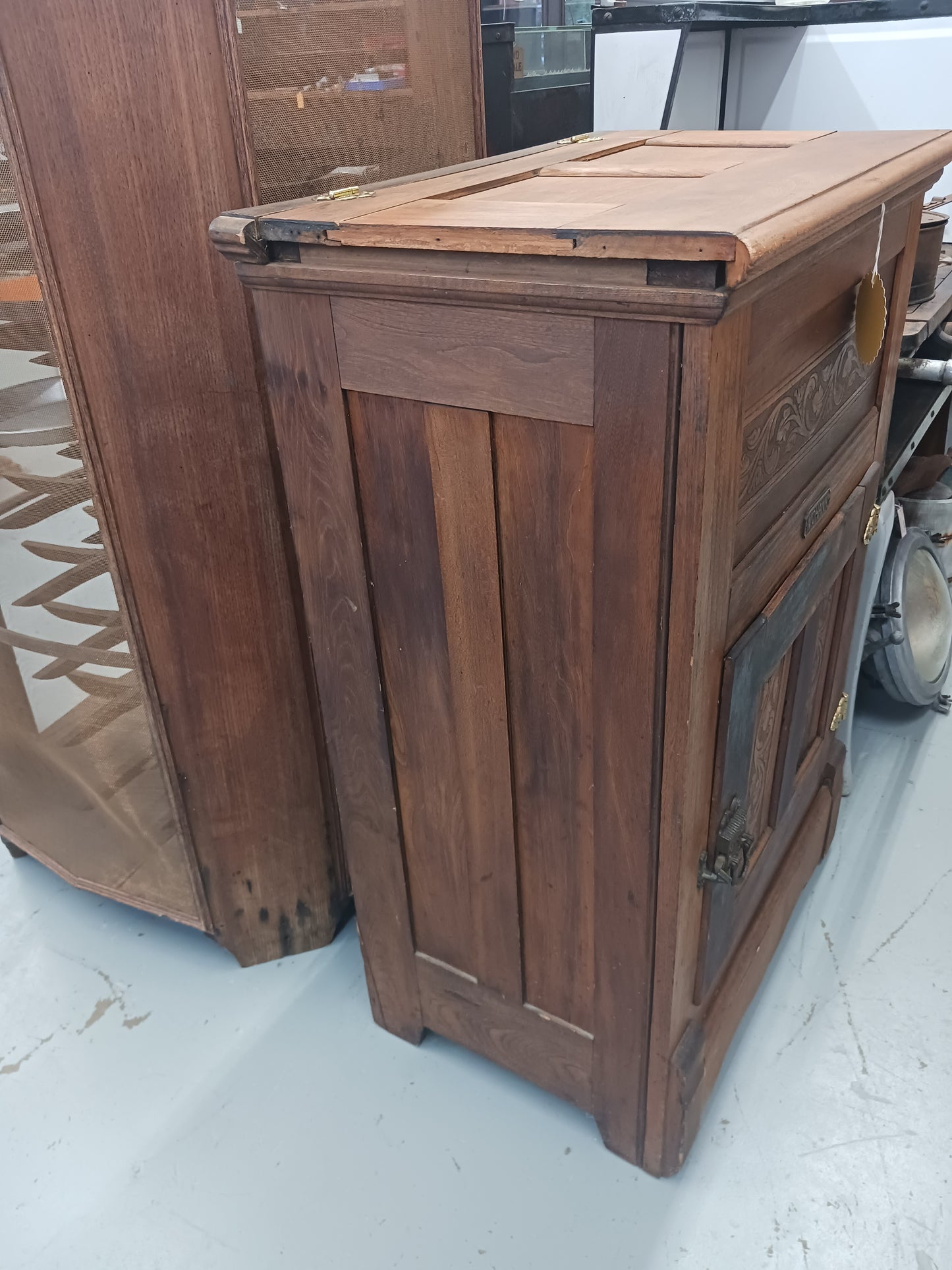 Mohawk Ice Box