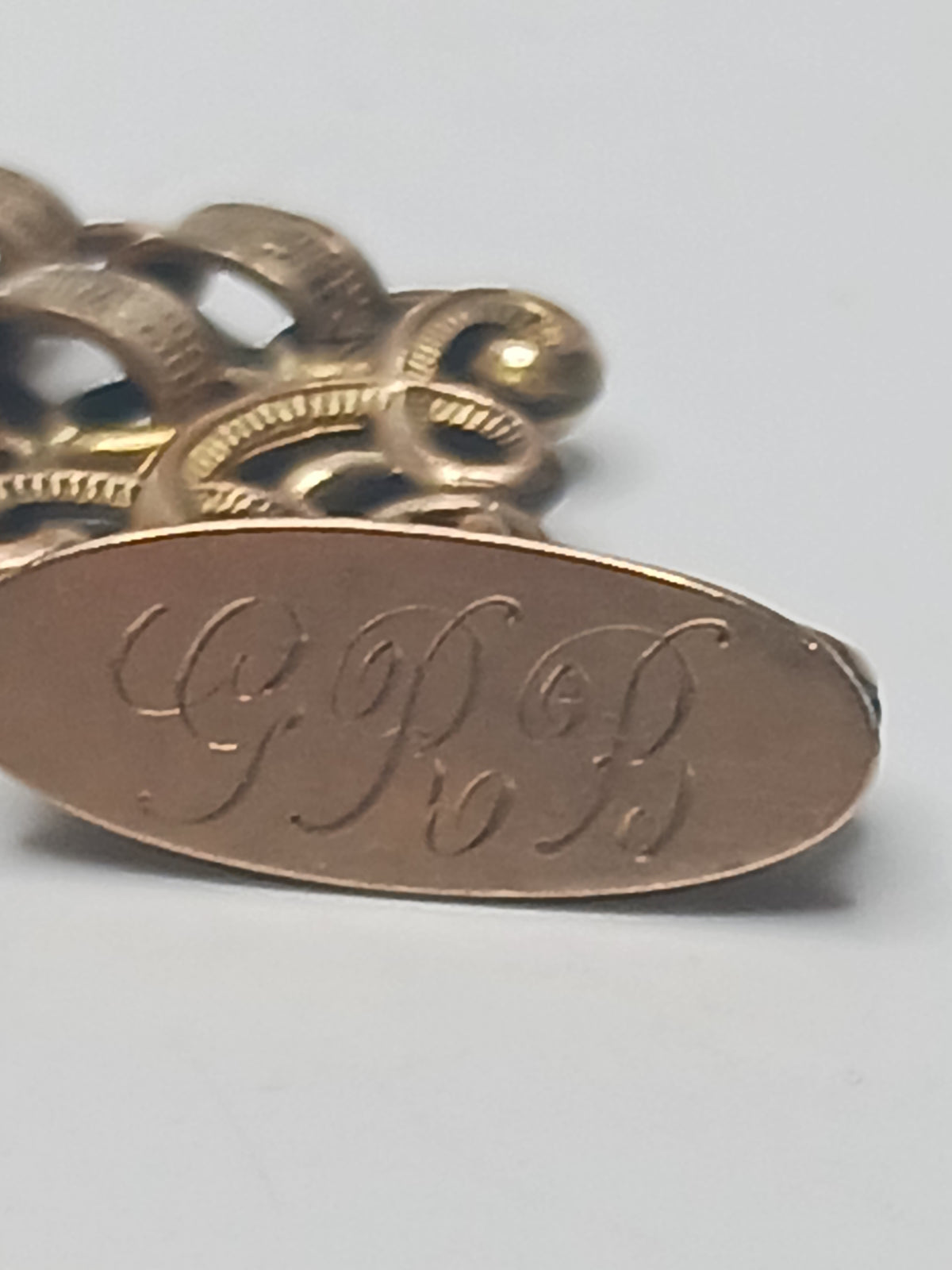 Antique,  Chain & Seal (GRB)