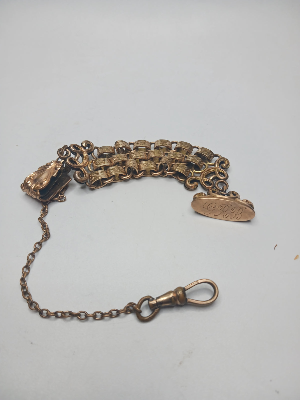 Antique,  Chain & Seal (GRB)