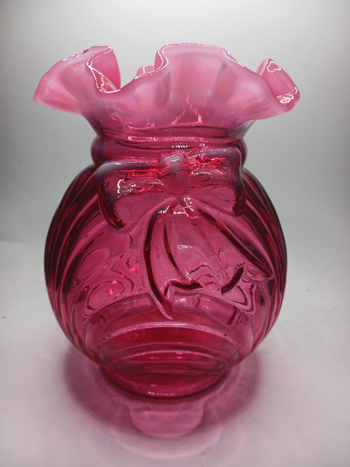 Fenton Glass Ruffled Top Bow Vase